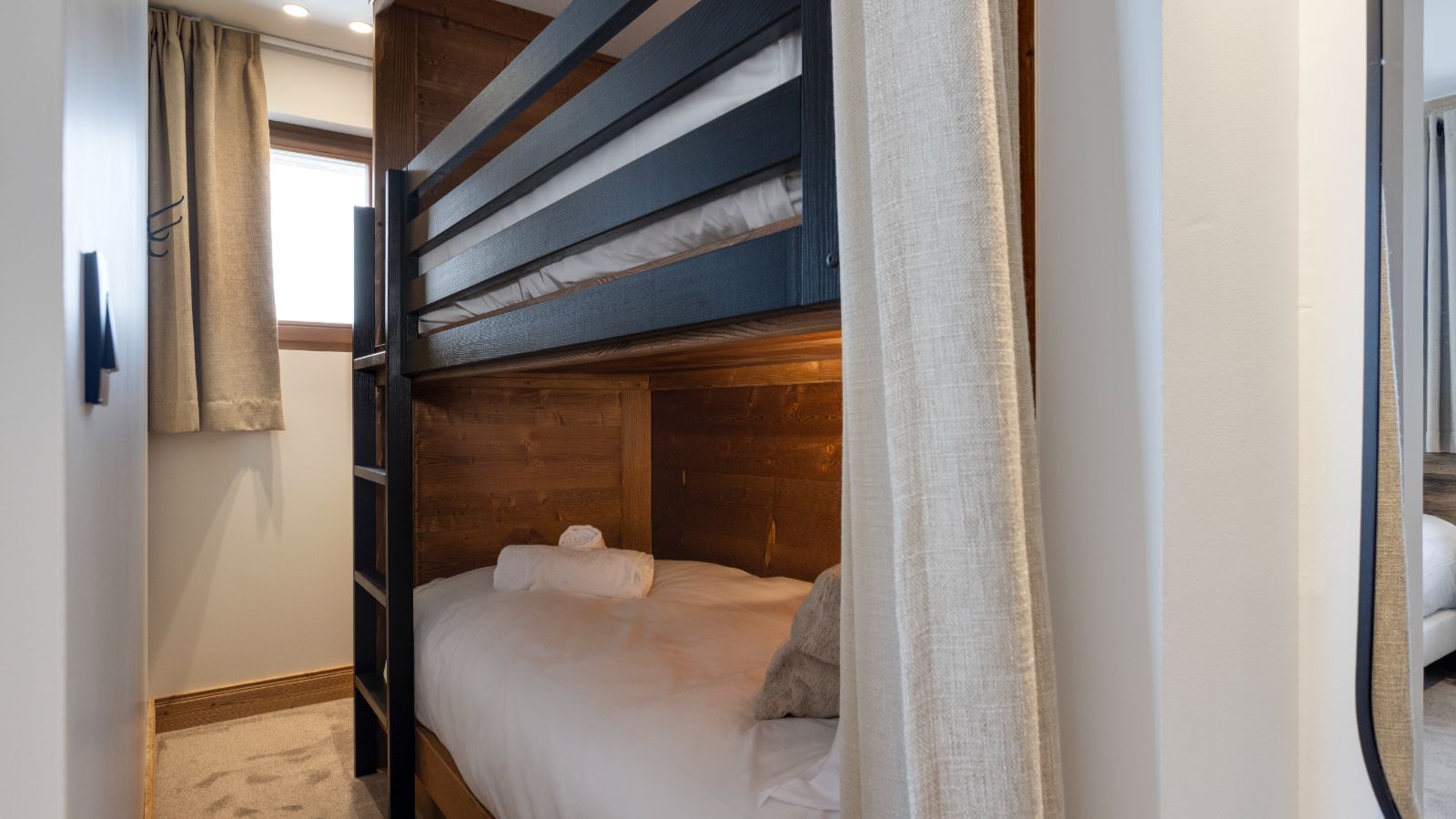 Luxury apartments - Graciosa - Lhotse, Jungfrau, Mont Blanc Oxford Ski Bunkroom (3).jpg