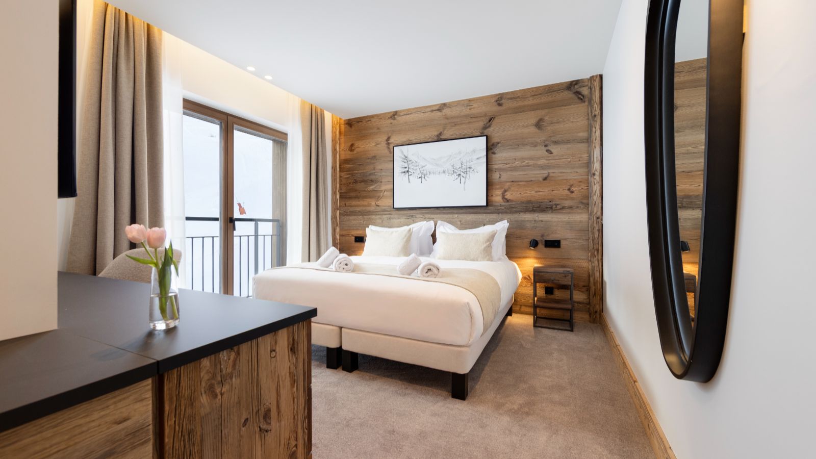 Luxury apartments - Graciosa - Lhotse, Jungfrau, Mont Blanc Oxford Ski  Bedroom.jpg