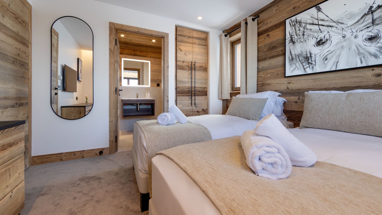 Luxury apartments - Graciosa - Lhotse, Jungfrau, Mont Blanc Oxford Ski Bedroom (4).jpg
