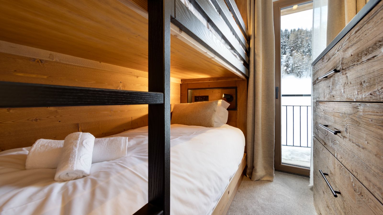 Luxury apartments - Graciosa - Lhotse, Jungfrau, Mont Blanc Oxford Ski Bunkroom (2).jpg