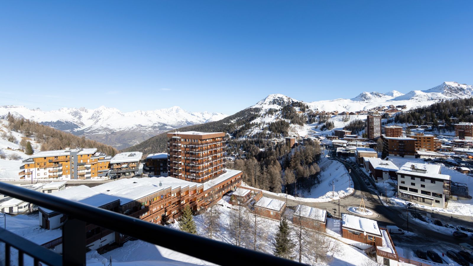 Luxury apartments - Graciosa - Lhotse, Jungfrau, Mont Blanc Oxford Ski View.jpg