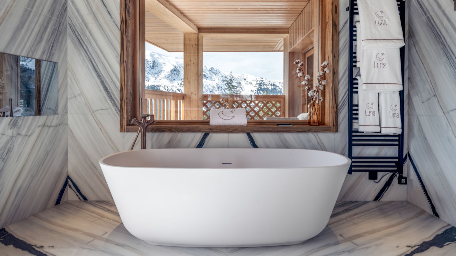 Luxury-Ski-Chalet-Meribel-Chalet-Luna-Oxford-Ski-bathroom3.jpg