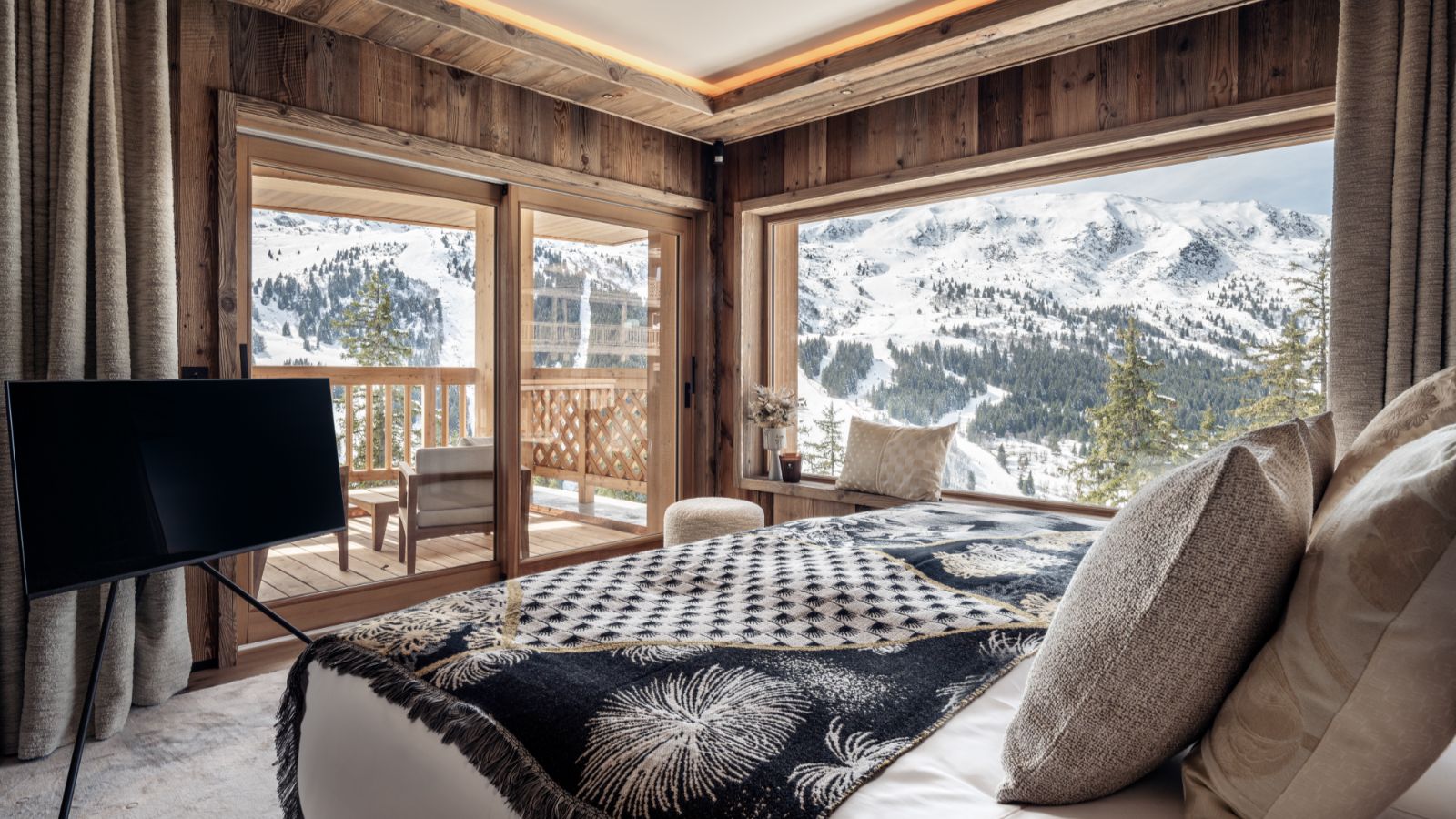 Luxury-Ski-Chalet-Meribel-Chalet-Luna-Oxford-Ski-Bedroom (1).jpg