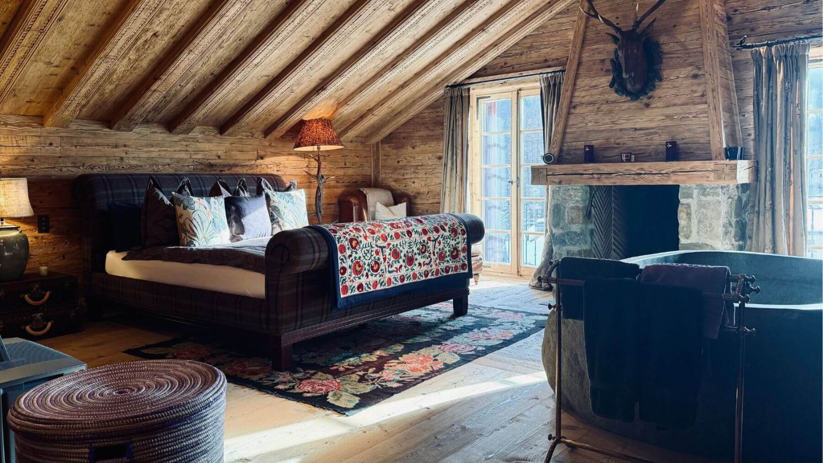 Luxury-Ski-Chalet-St-Moritz-Chesa-Goodmountain-Oxford-Ski-Bedroom (5).jpg