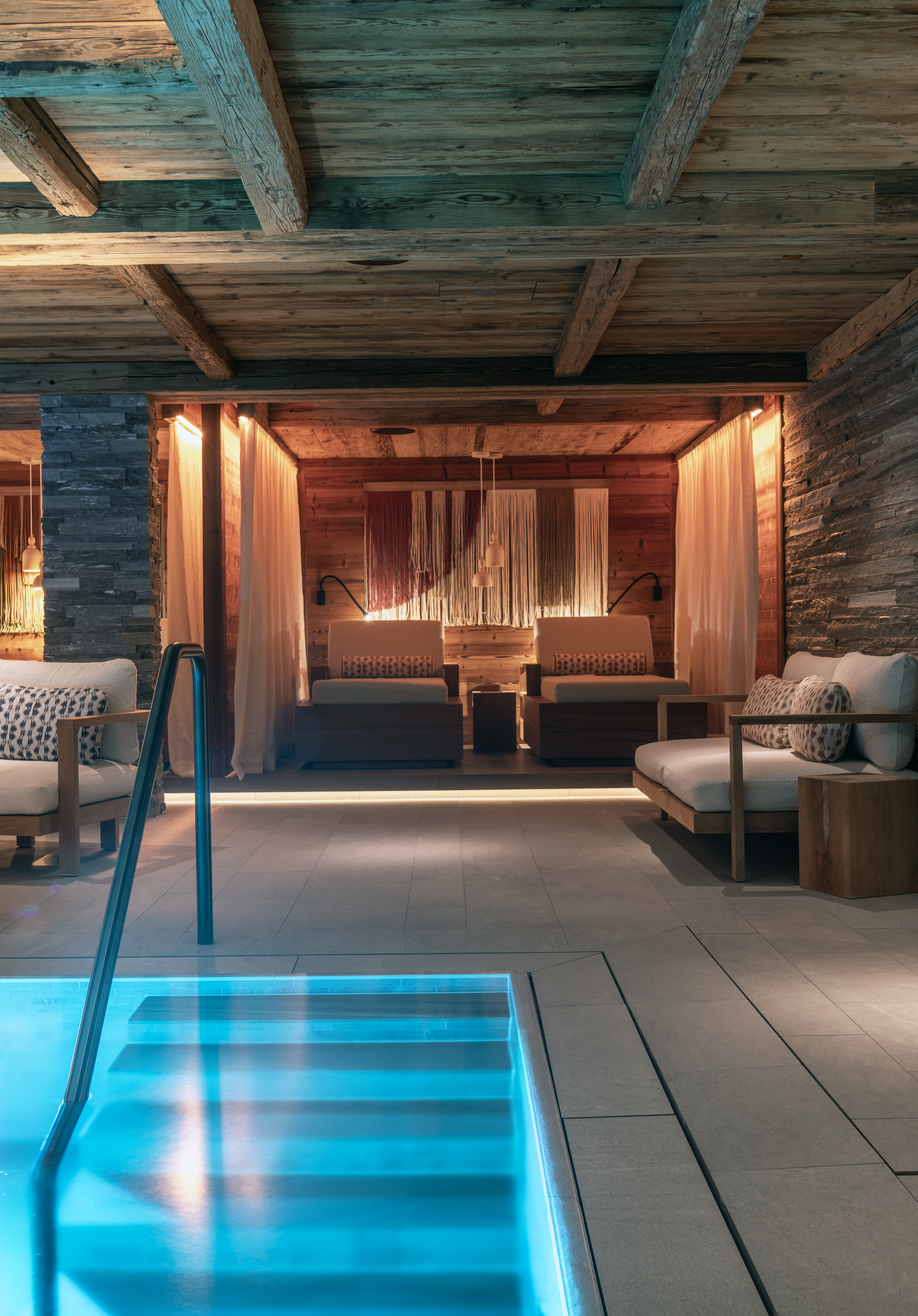 Luxury-ski- Arula Chalet-oxford-ski New Wellness (16).jpg