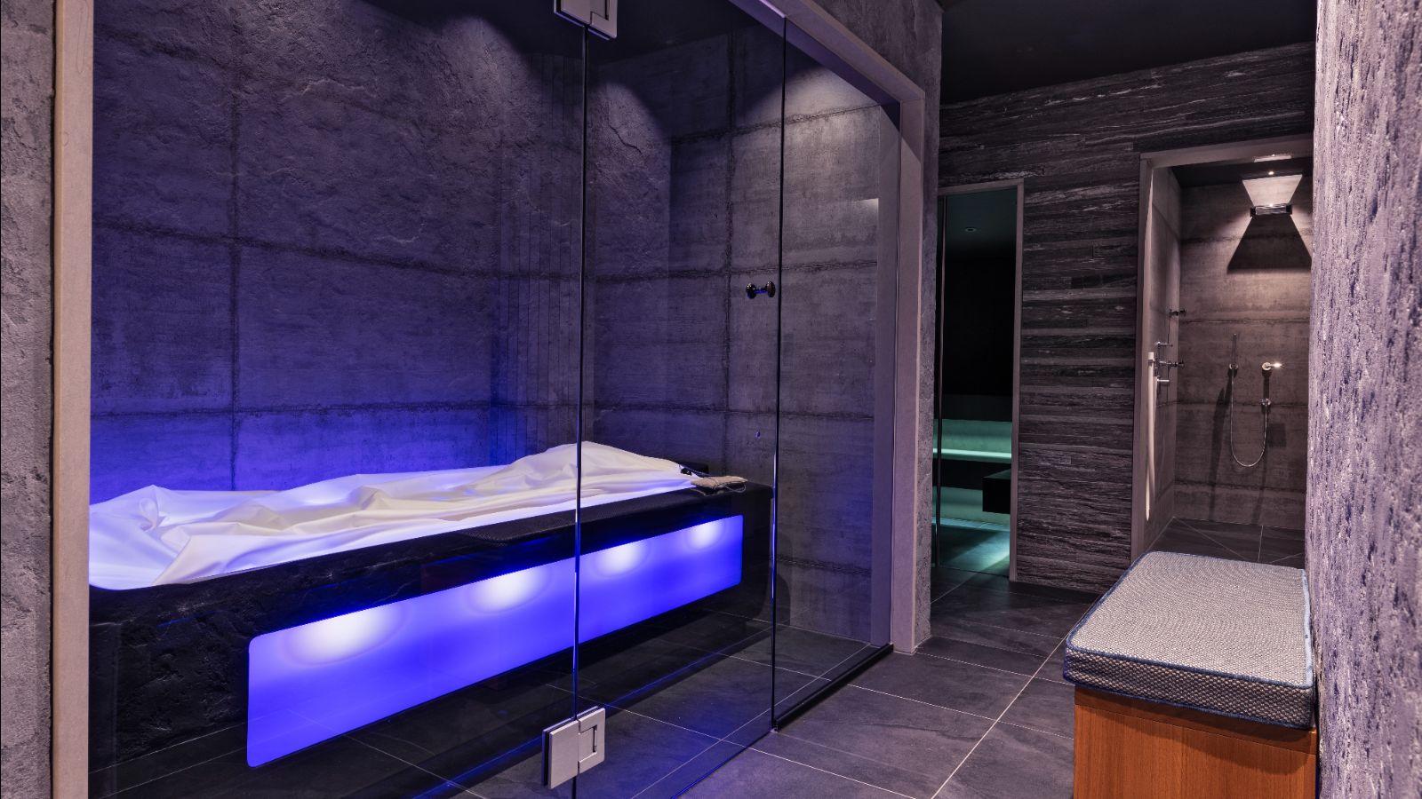 Luxury-ski- Arula Chalet-oxford-ski (19).jpg