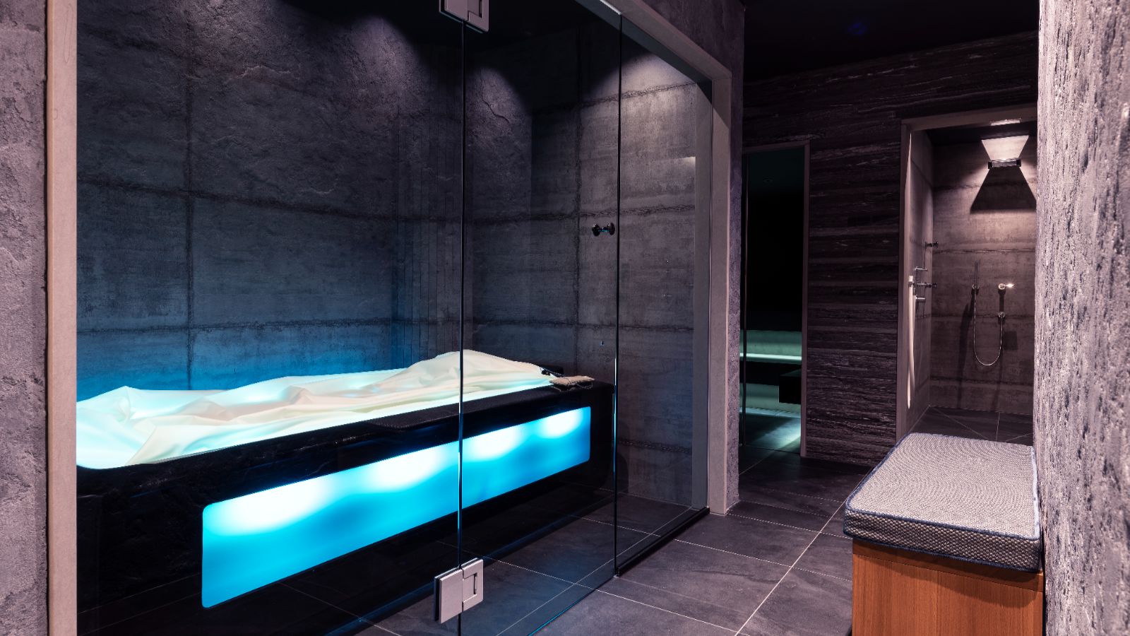 Luxury-ski- Arula Chalet-oxford-ski (18).jpg