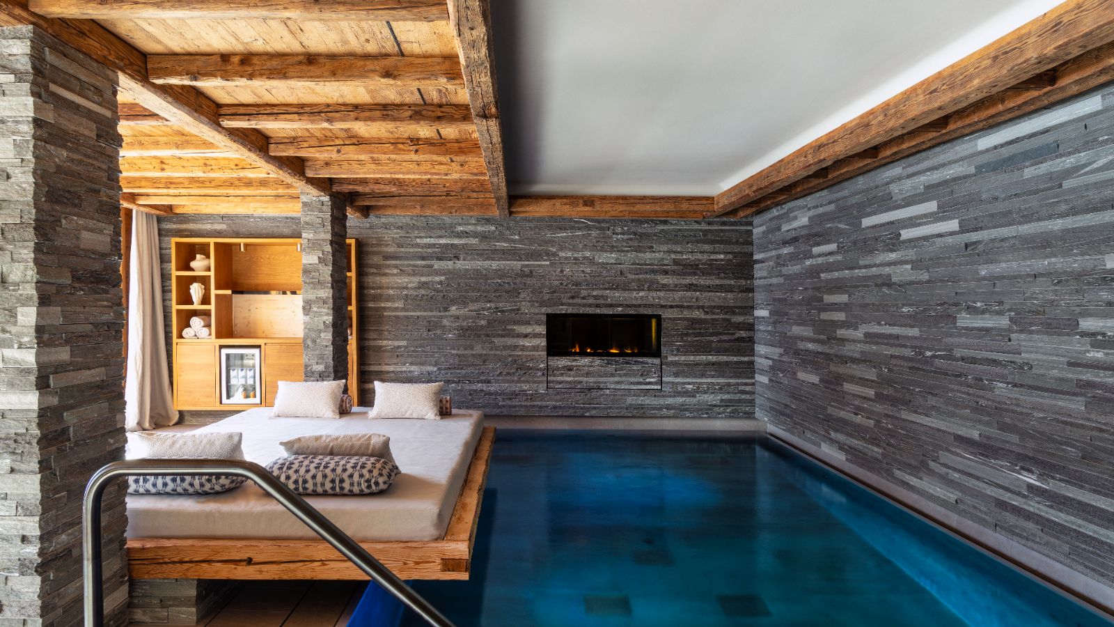 Luxury-ski- Arula Chalet-oxford-ski (23).jpg