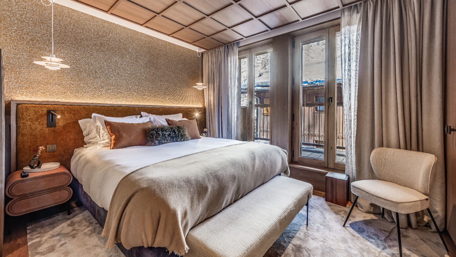 Luxury-ski-chalet Legendes-oxford-ski bedroom (2).jpg