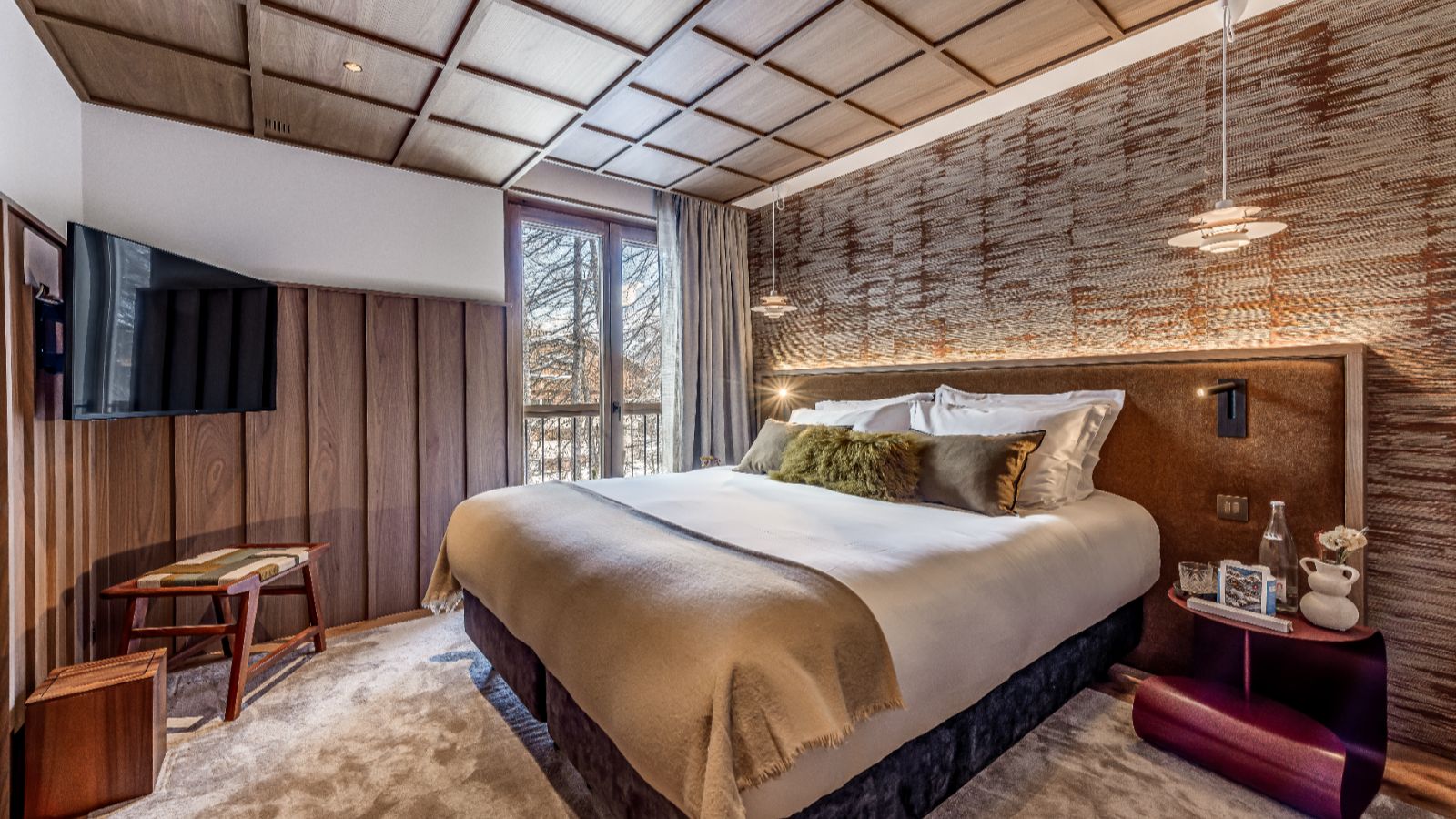 Luxury-ski-chalet Legendes-oxford-ski Bedroom.jpg