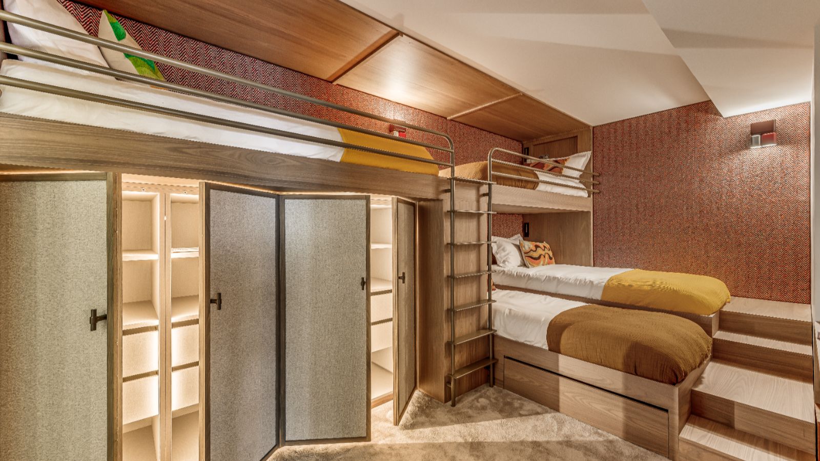 Luxury-ski-chalet Legendes-oxford-ski bunkroom.jpg