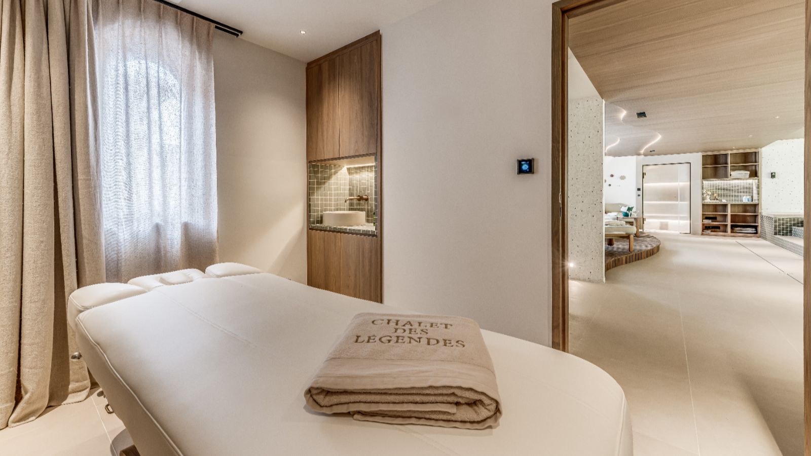 Luxury-ski-chalet Legendes-oxford-ski Wellness.jpg