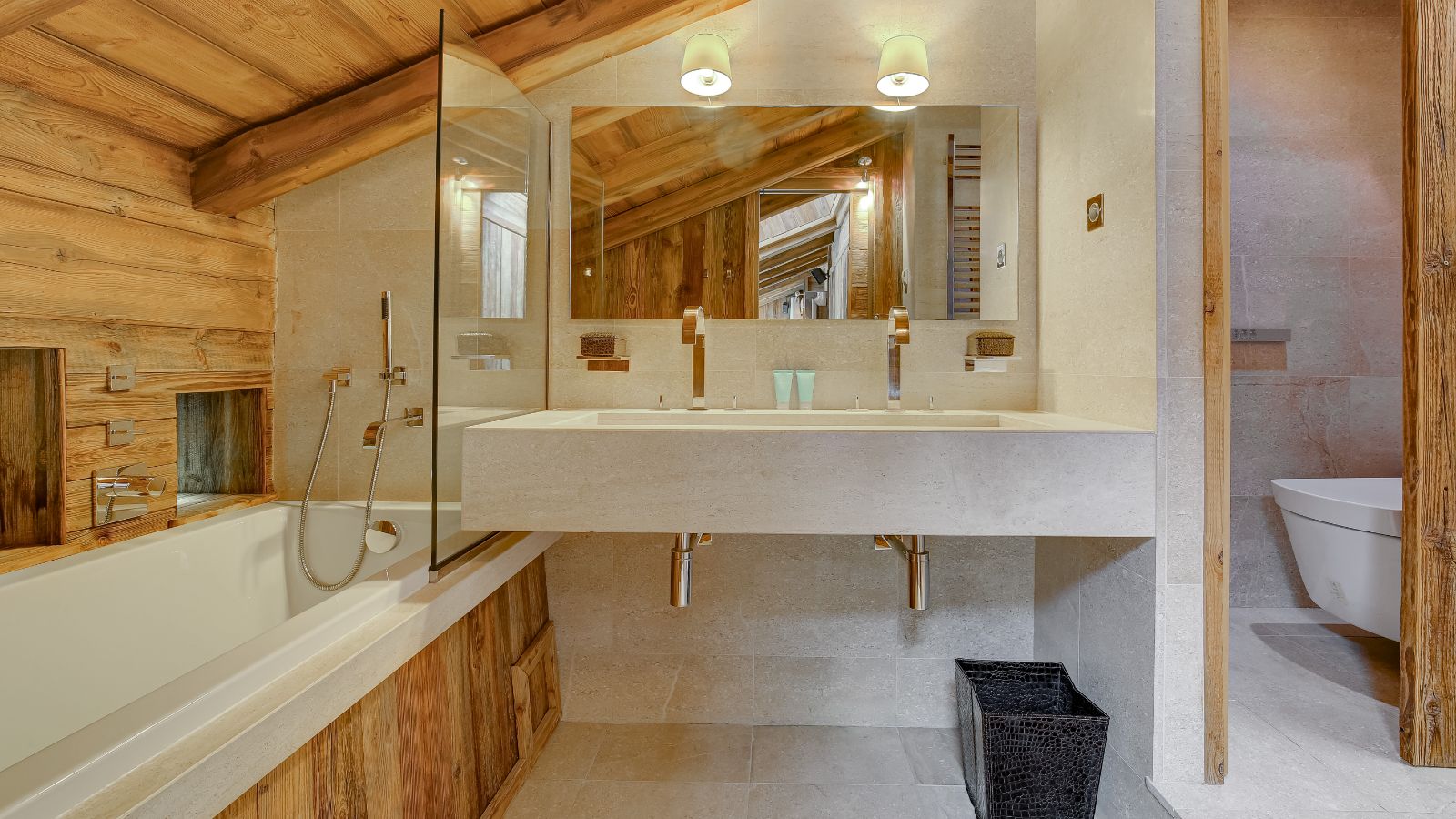 bathroom many beds.jpg