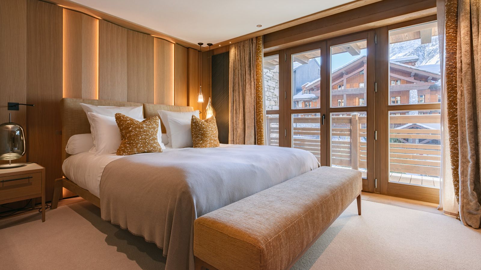 Luxury-ski-chalet-Vald'Isere- Le Parc Solene oxford-ski Bedroom.jpg