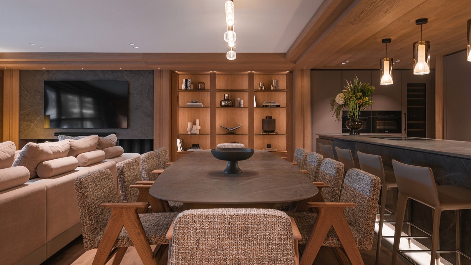 Luxury-ski-chalet-Vald'Isere- Le Parc Solene oxford-ski Dining (3).jpg