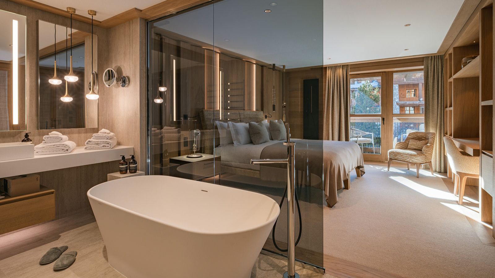 Luxury-ski-chalet-Val d’Isère -Le Parc Marceau-oxford-ski Bedroom (3).jpg