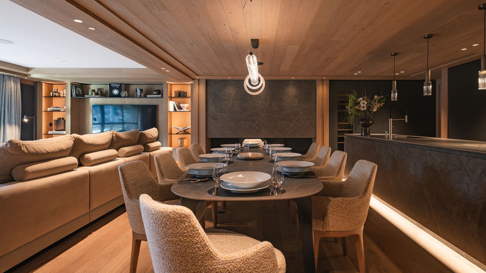 Luxury-ski-chalet-Val d’Isère -Le Parc Marceau-oxford-ski Dining.jpg
