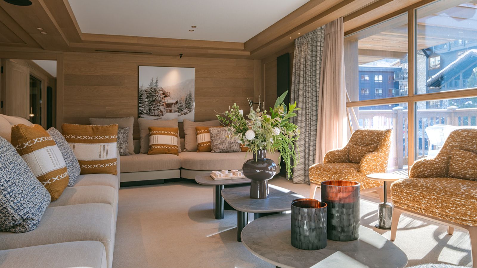 Luxury-ski-chalet-Val d’Isère -Le Parc Marceau-oxford-ski Lounge (2).jpg