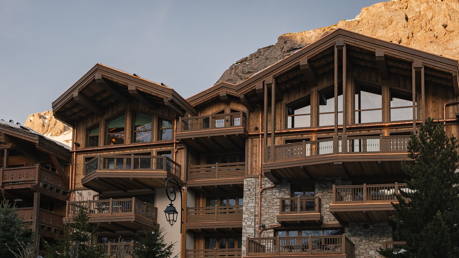 Luxury-ski-chalet-Val d’Isère -Le Parc Marceau-oxford-ski Outside.jpg