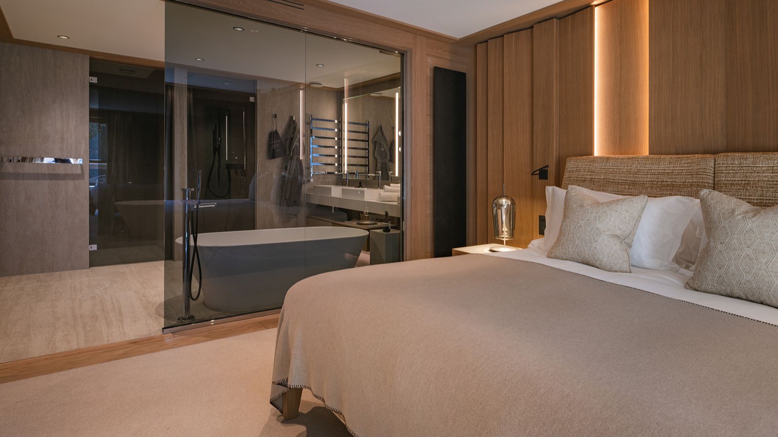 Luxury-ski-chalet-Val d’Isère -Le Parc Marceau-oxford-ski Bedroom (2).jpg