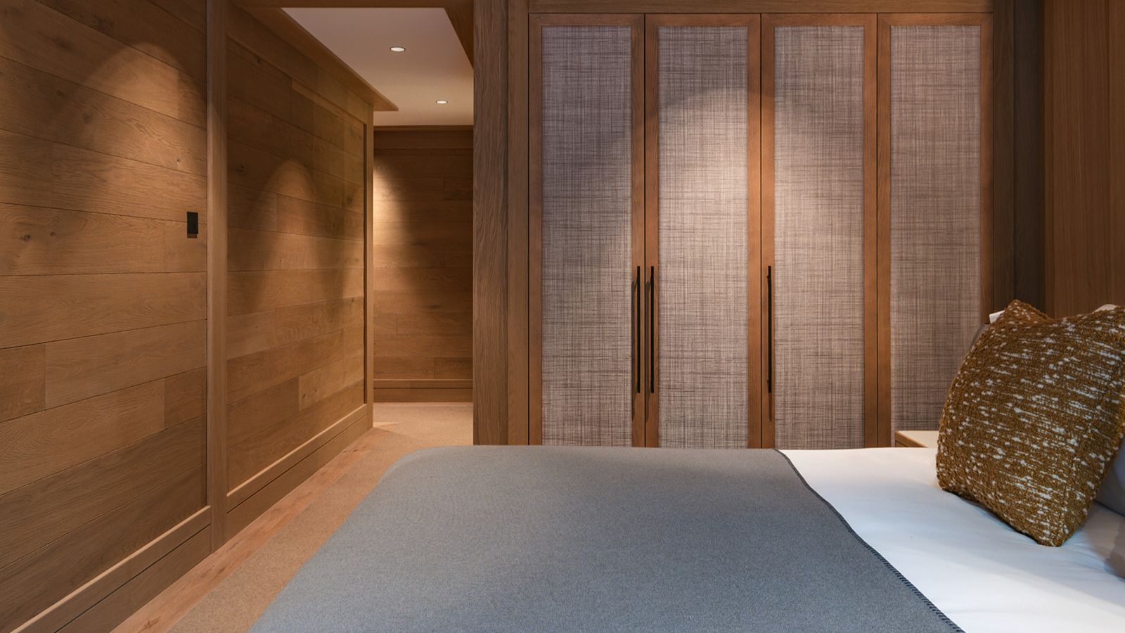 Luxury-ski-chalet-Val d’Isère -Le Parc Beaumont-oxford-ski Bedroom (4).jpg