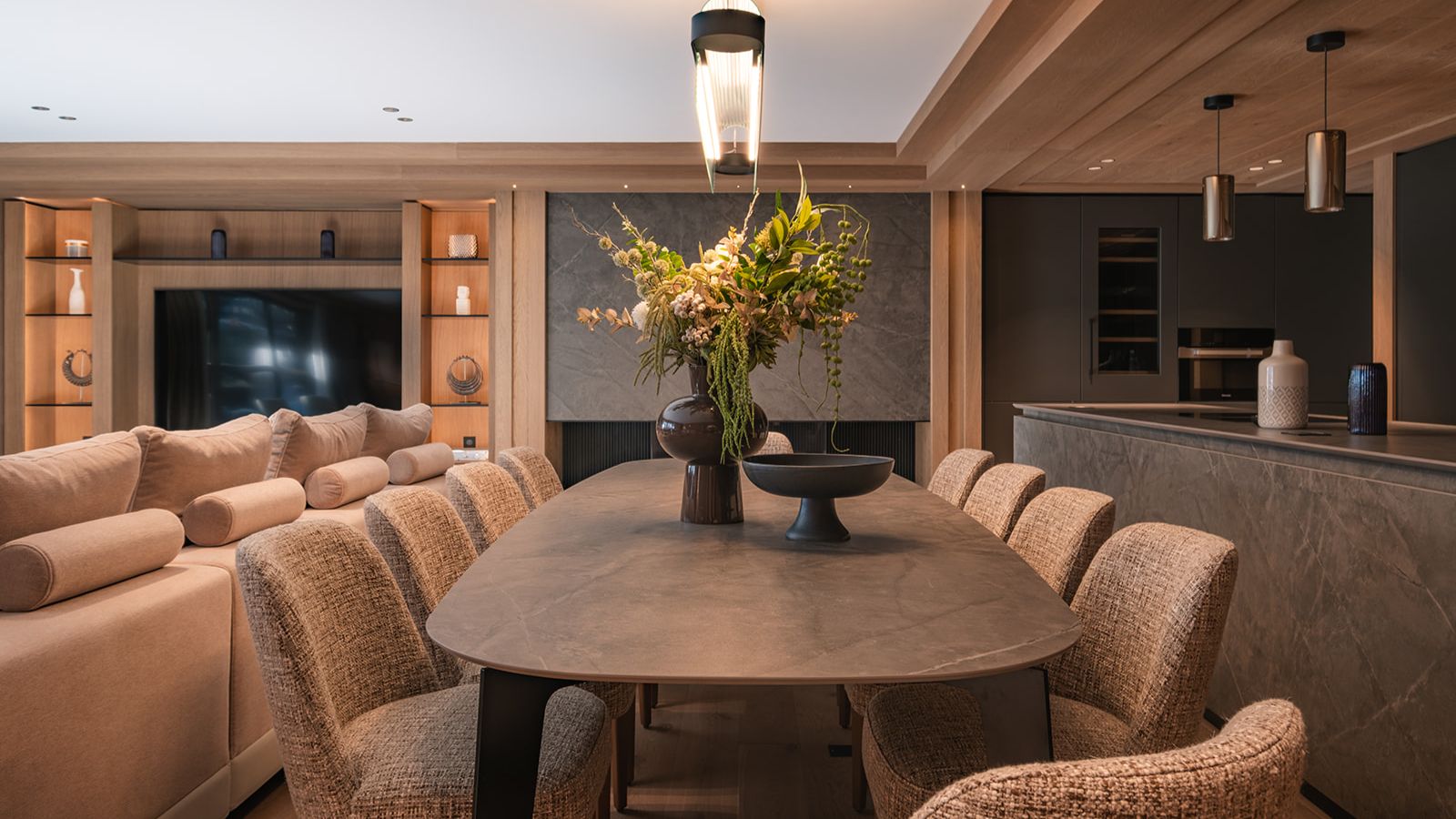 Luxury-ski-chalet-Val d’Isère -Le Parc Beaumont-oxford-ski Dining.jpg