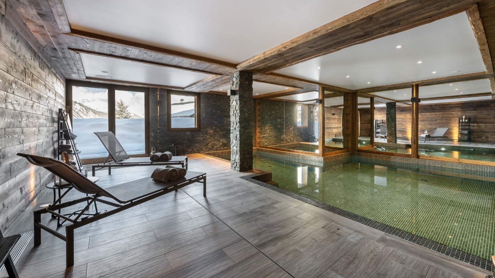 Chalet Pure White Crystal