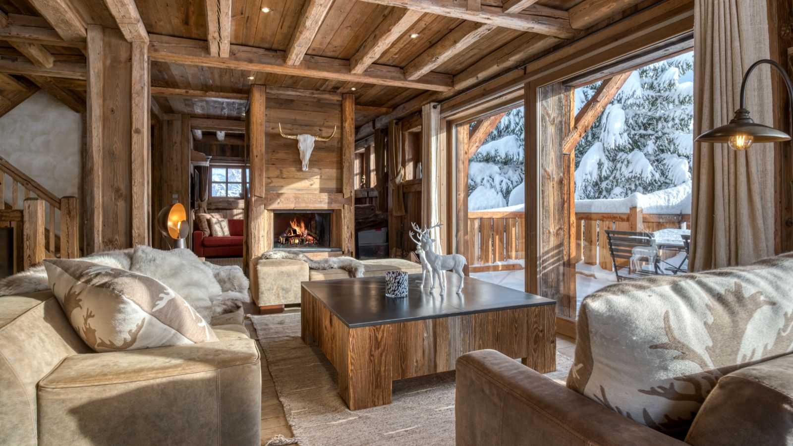 Luxury-ski-chalet-Megeve-Chalet Étoile des Neiges-oxford-ski  Lounge (3).jpg