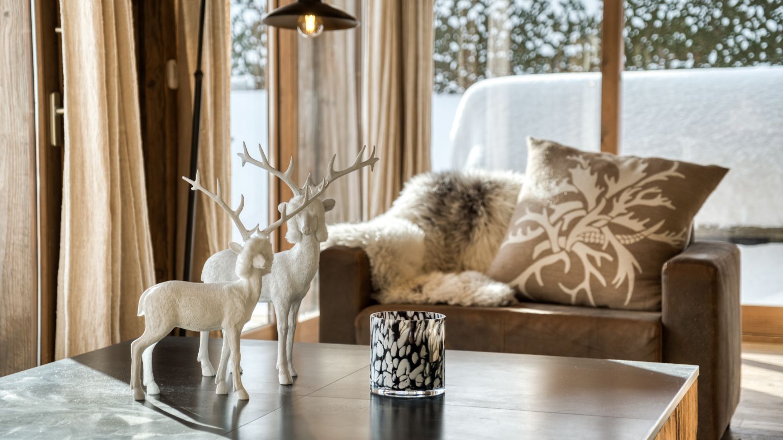 Luxury-ski-chalet-Megeve-Chalet Étoile des Neiges-oxford-ski  seating.jpg