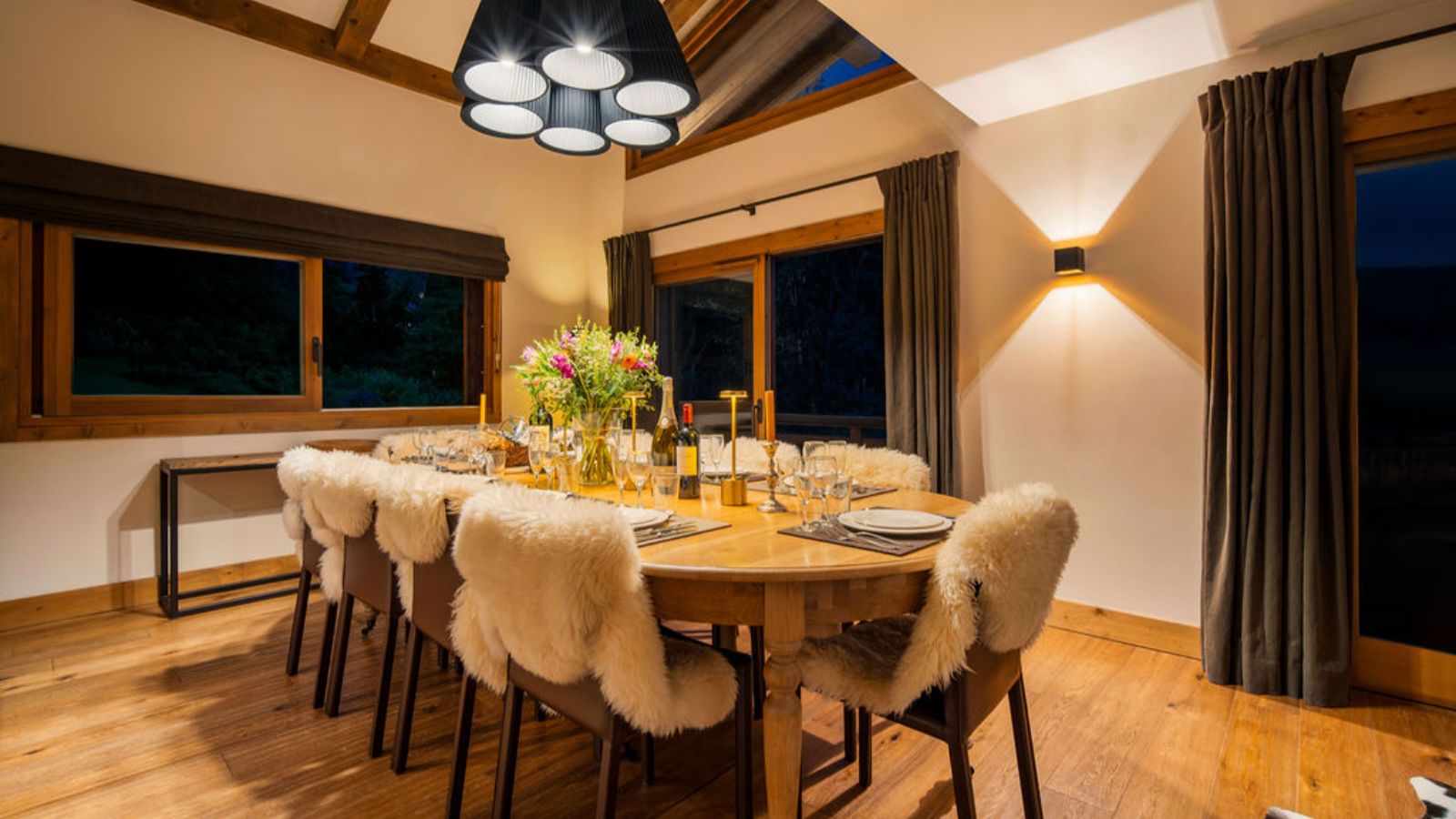 Luxury-ski-chalet-Megeve - Chalet De Blaye -name-oxford-ski Dining.jpg