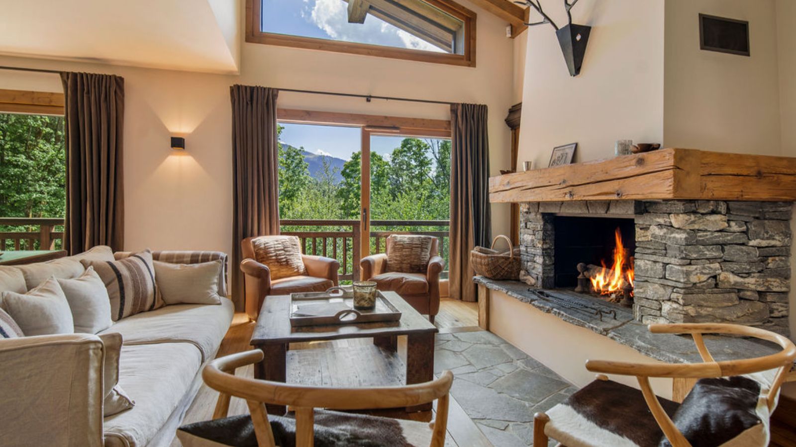 Luxury-ski-chalet-Megeve - Chalet De Blaye -name-oxford-ski Lounge (5).jpg