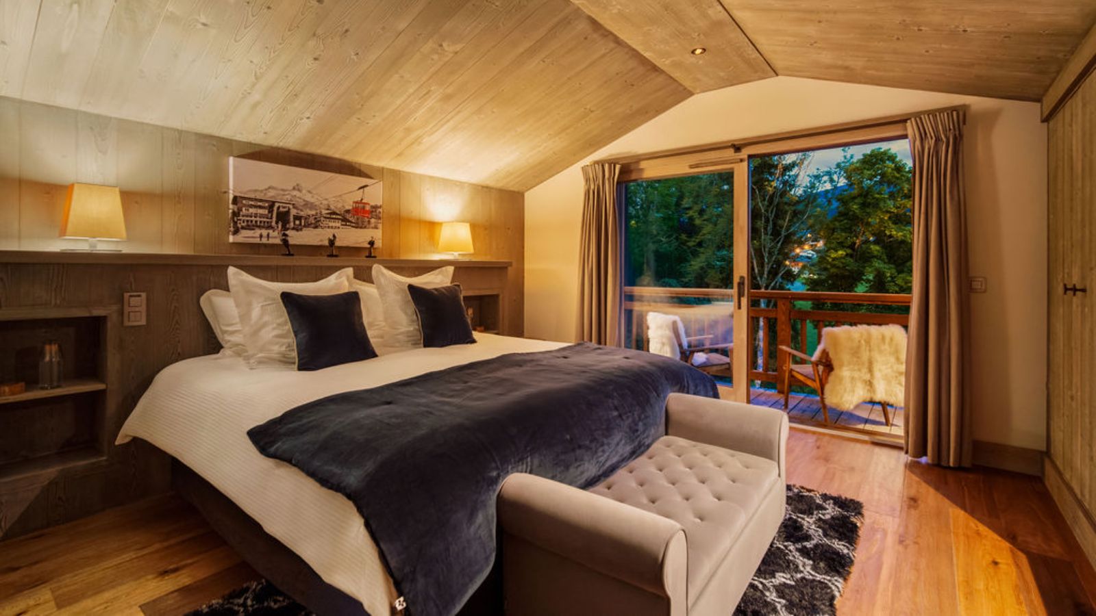Luxury-ski-chalet-Megeve - Chalet De Blaye -name-oxford-ski Bedroom.jpg