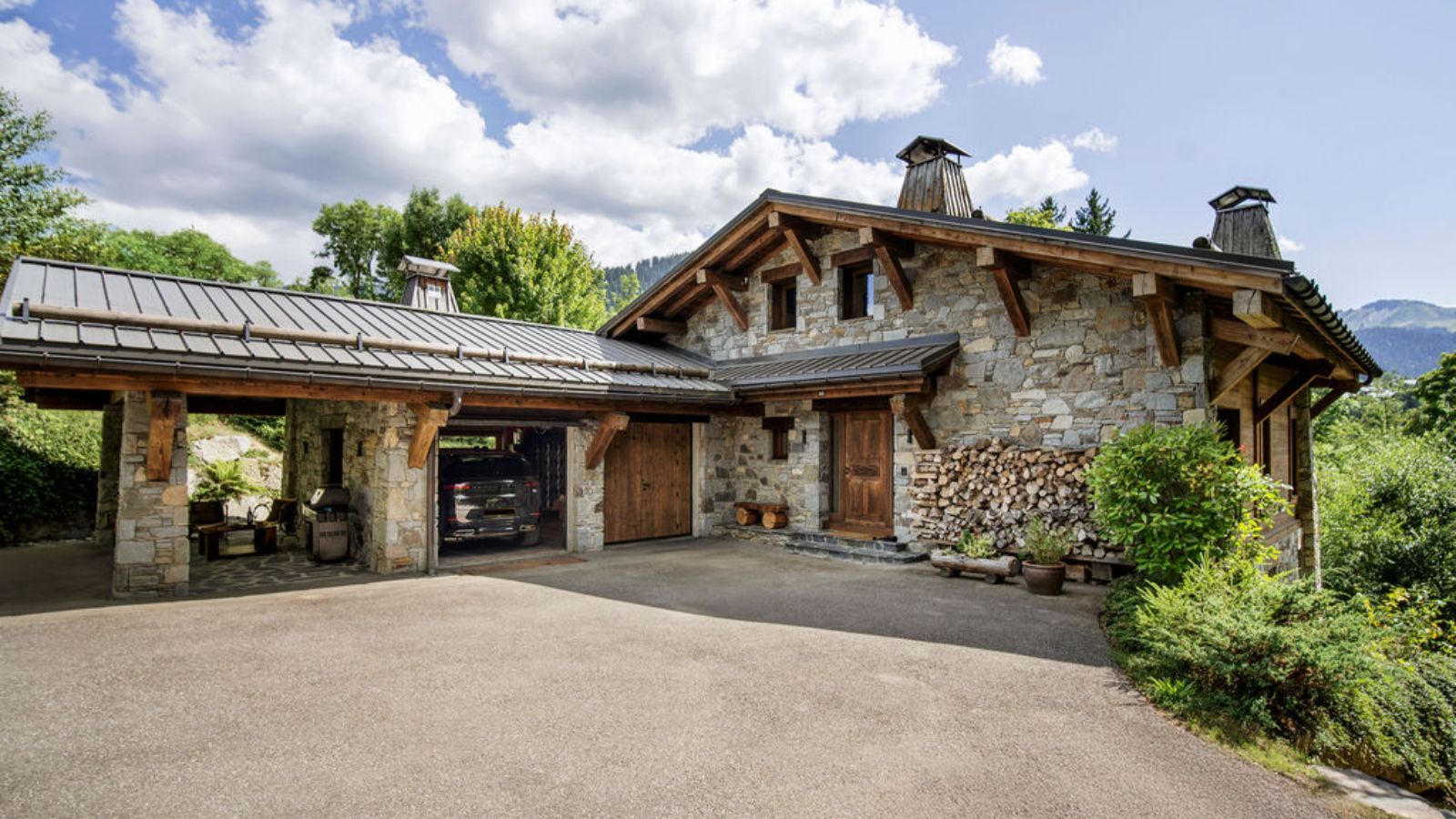 Luxury-ski-chalet-Megeve - Chalet De Blaye -name-oxford-ski Chalet (6).jpg