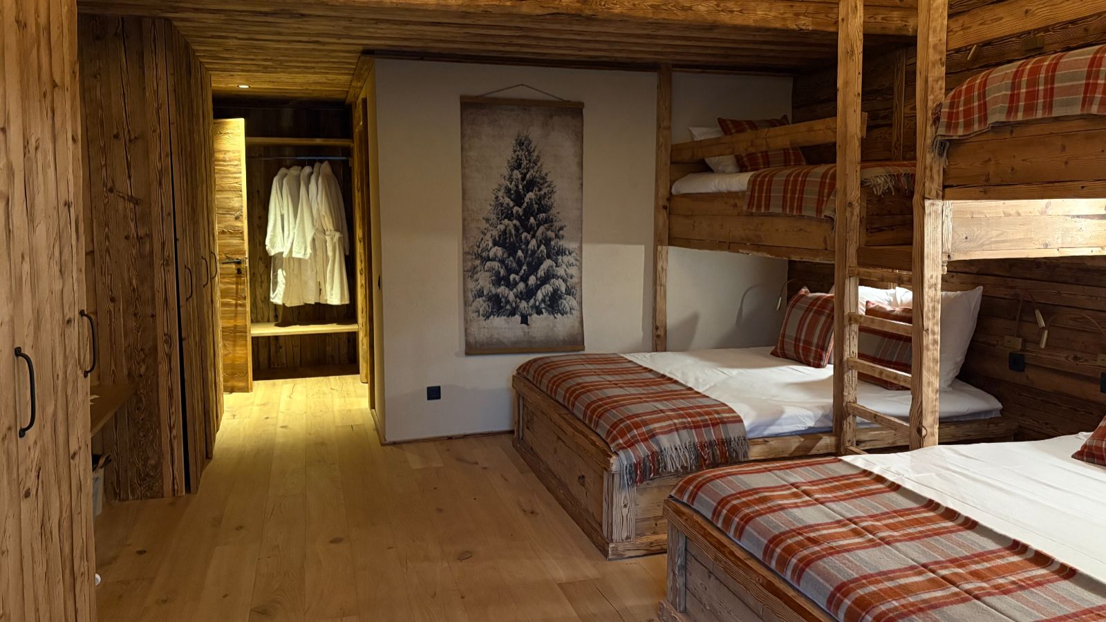 Luxury-ski-Andorra-Xalet Valiria -name-oxford-ski Bunk room.jpeg