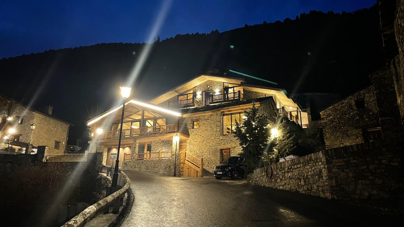 Luxury-ski-Andorra-Xalet Valiria -name-oxford-ski Chalet.jpeg