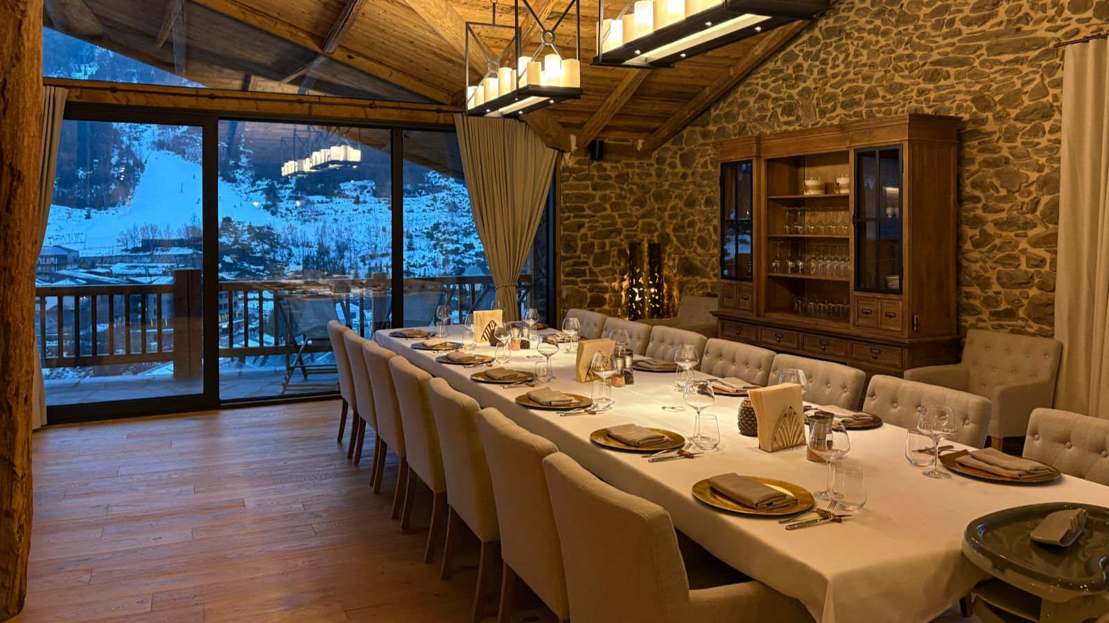 Luxury-ski-Andorra-Xalet Valiria -name-oxford-ski Dining.jpeg