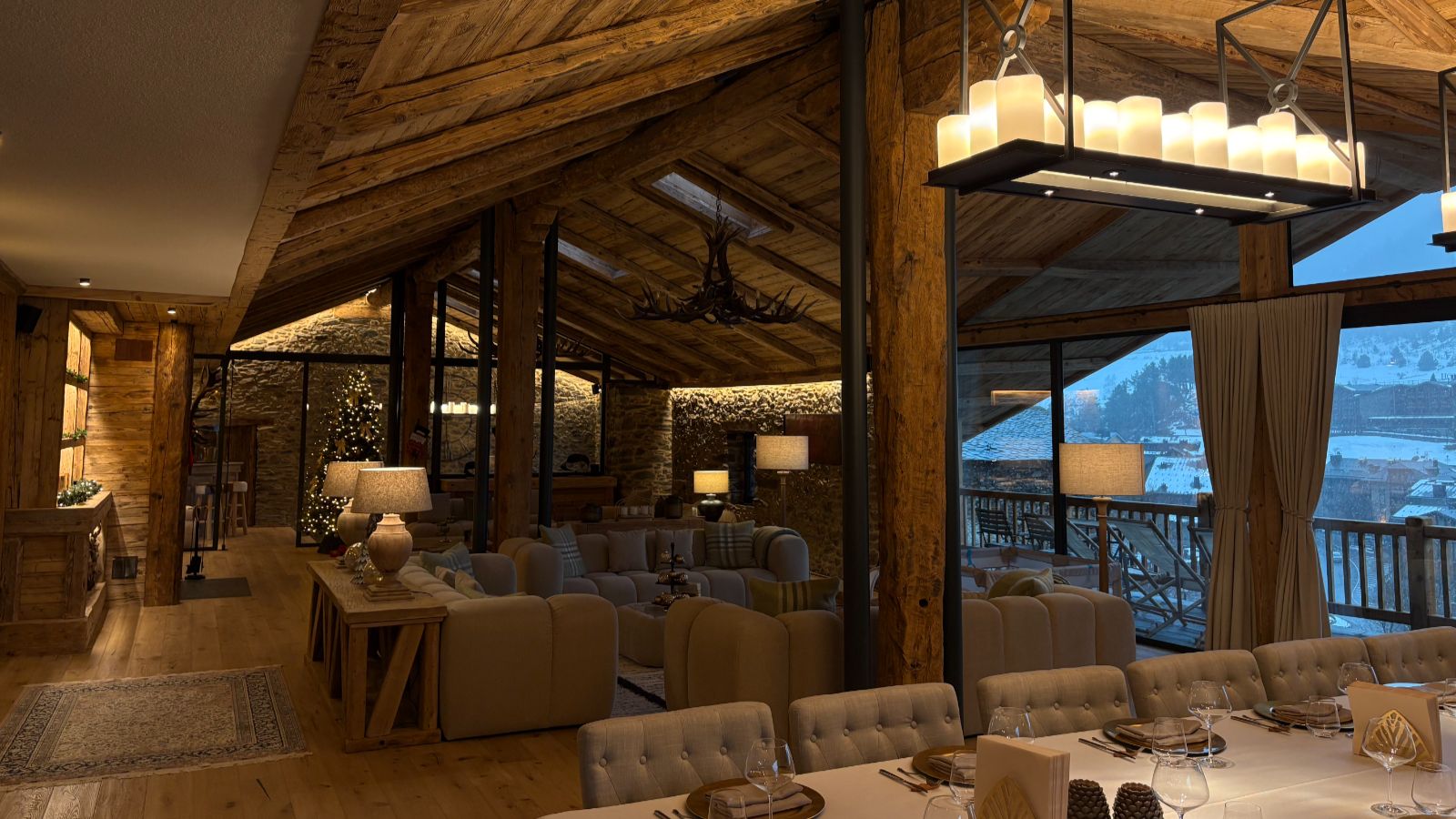 Luxury-ski-Andorra-Xalet Valiria -name-oxford-ski Living area.jpeg