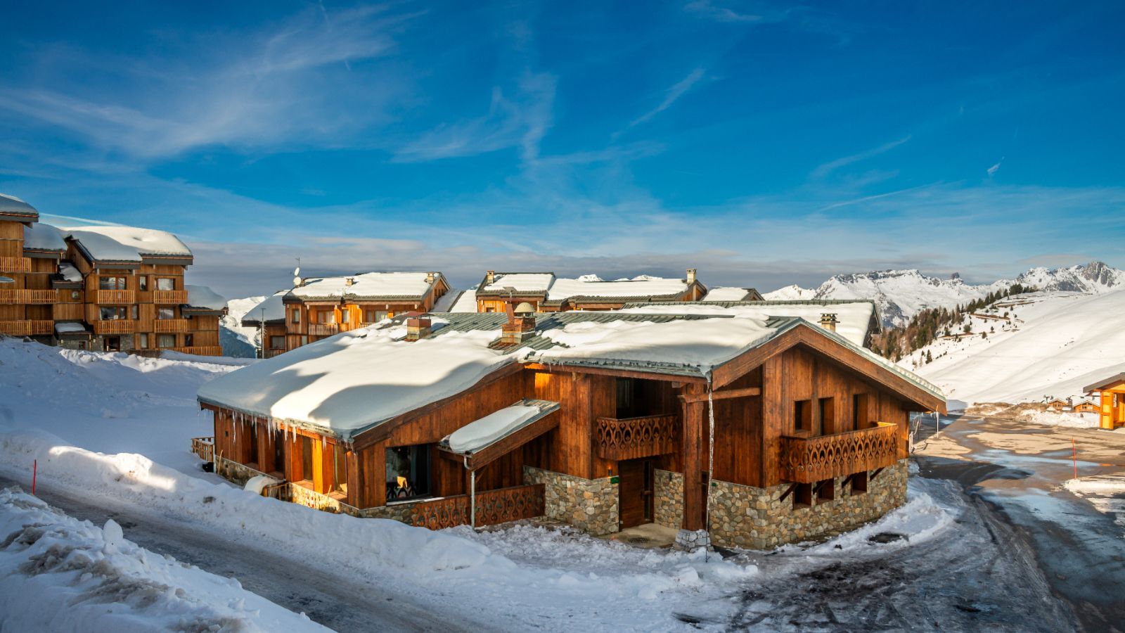 Luxury-Ski-Chalet-La-Plagne-Chalet-Riva-Oxford-Ski- Chalet (2).jpg