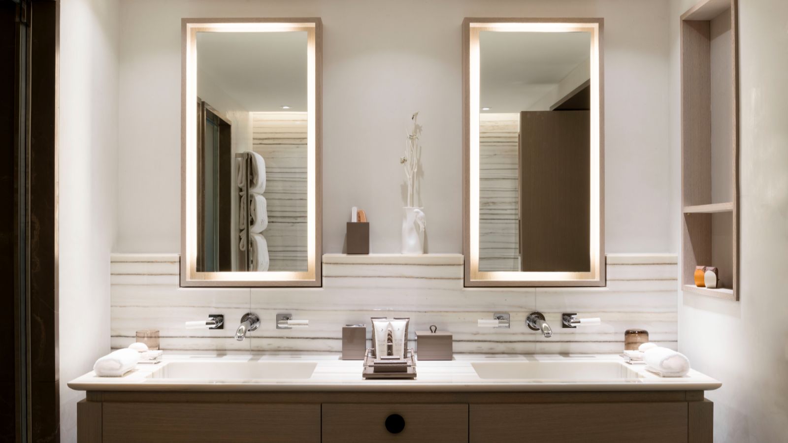 Oxford Ski - Hotel - Cheval Blanc Courchevel  Bathroom (3).jpg