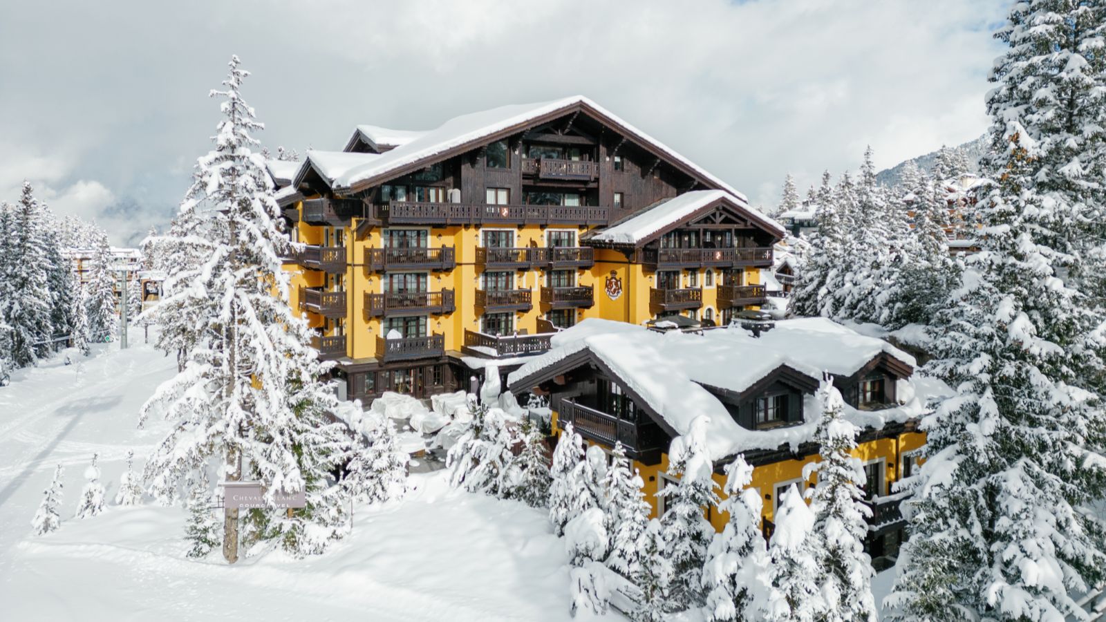 Oxford Ski - Hotel - Cheval Blanc Courchevel  Hotel (3).jpg