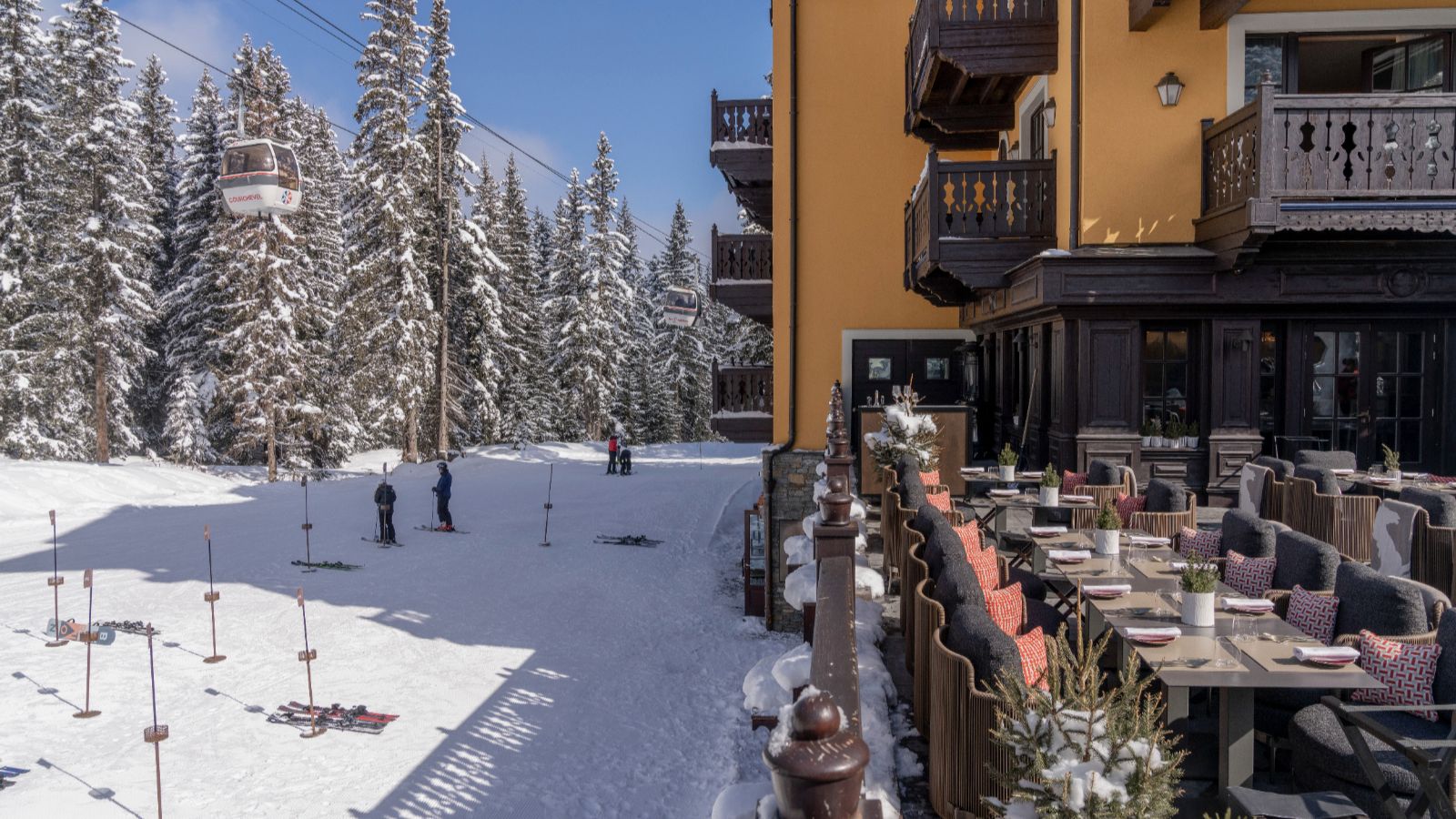 Oxford Ski - Hotel - Cheval Blanc Courchevel  Ourdoor Dining.jpg