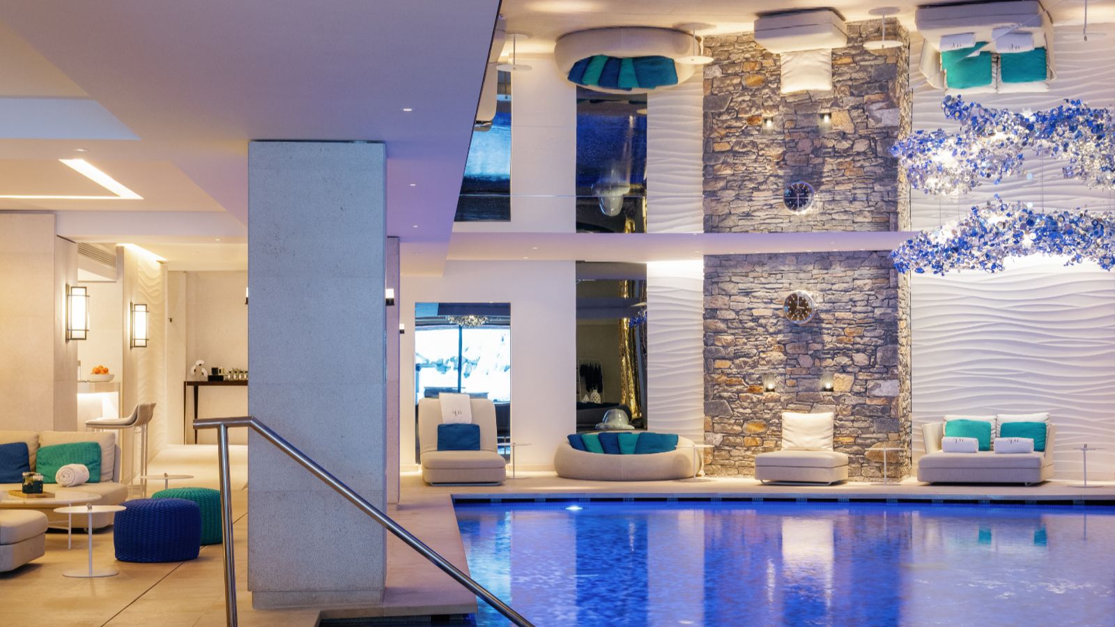 Oxford Ski - Hotel - Cheval Blanc Courchevel  Pool.jpg