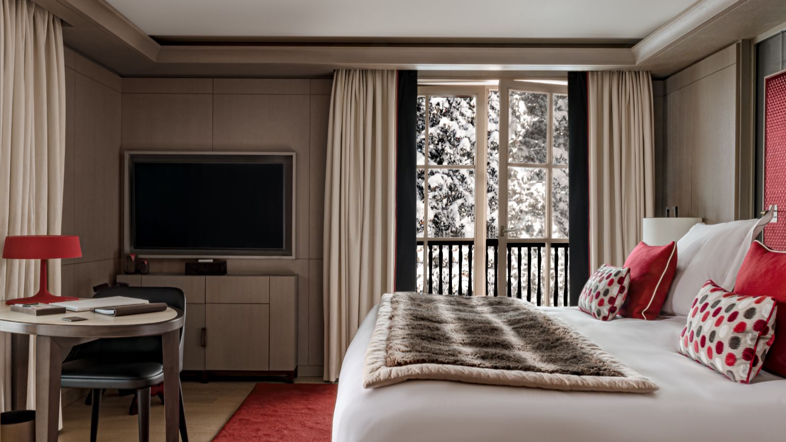 Oxford Ski - Hotel - Cheval Blanc Courchevel Bedroom (6).jpg