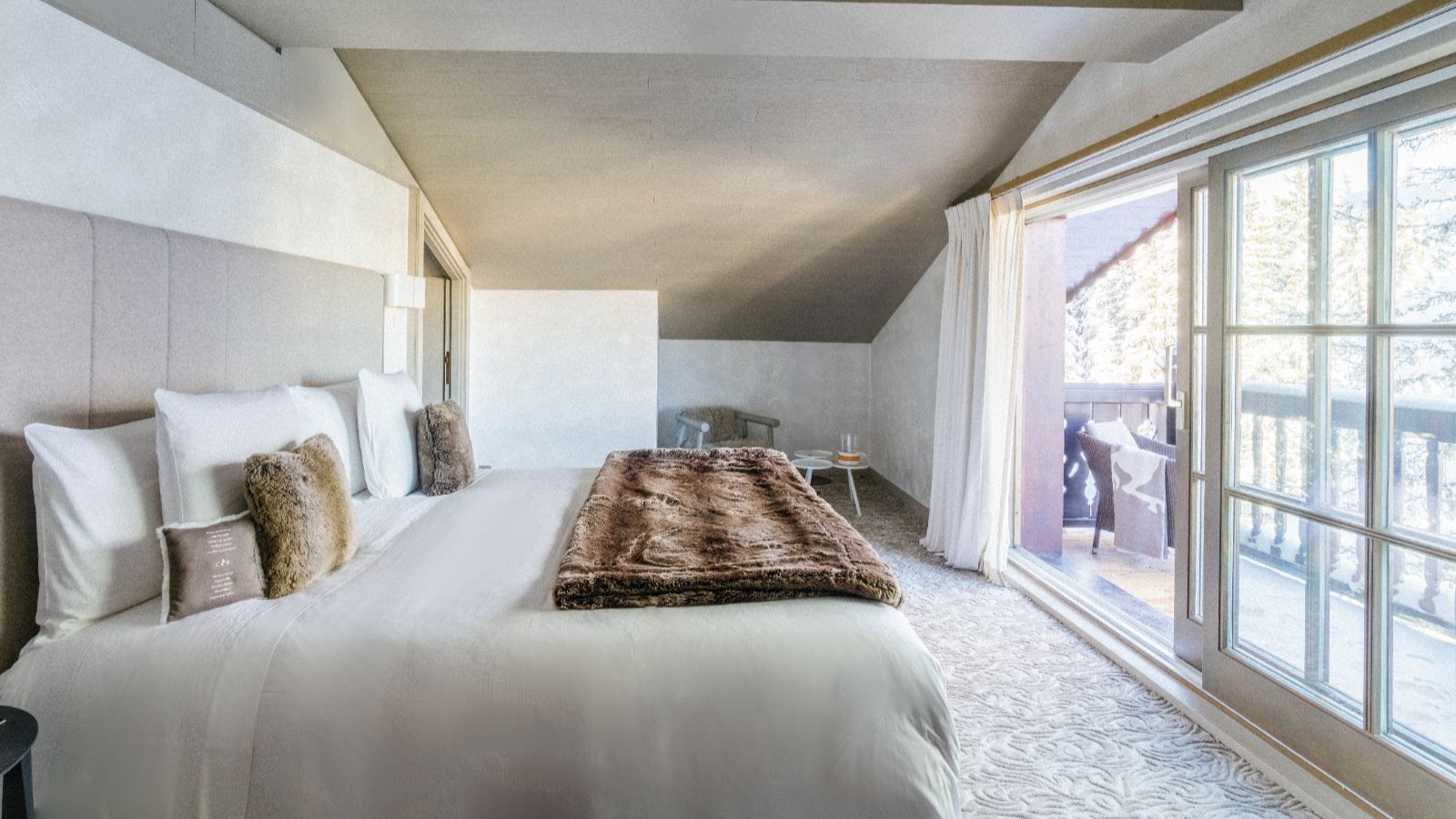 Oxford Ski - Hotel - Cheval Blanc Courchevel Bedroom (8).jpg