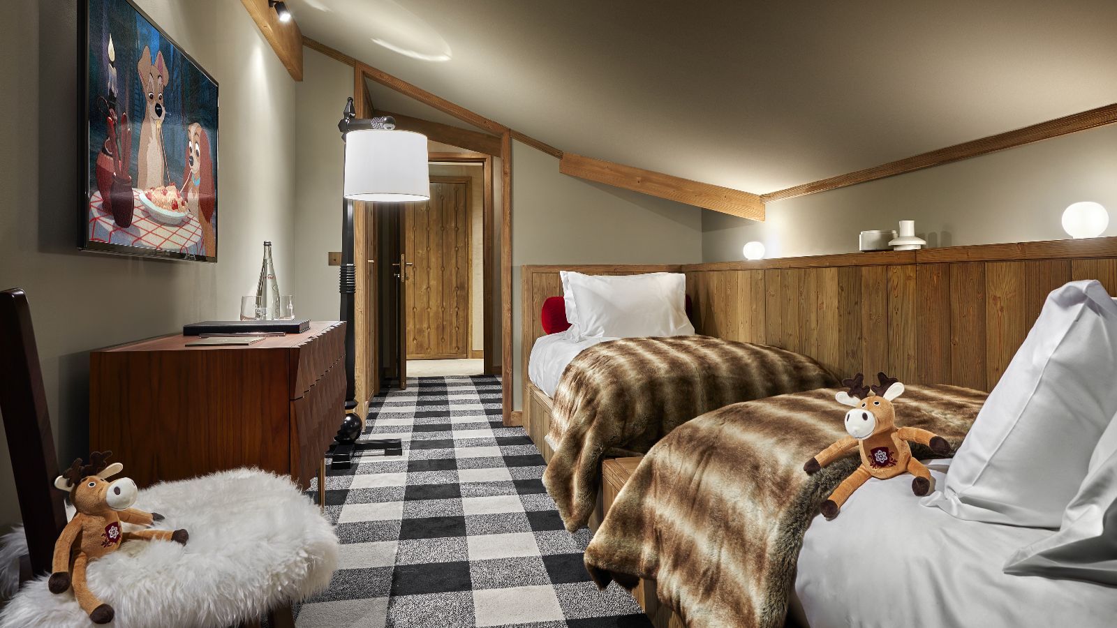 Luxury-Ski-Chalet-Courchevel-1850-L-Apogee-Penthouse-Oxford-Ski-Bedroom (9).jpg