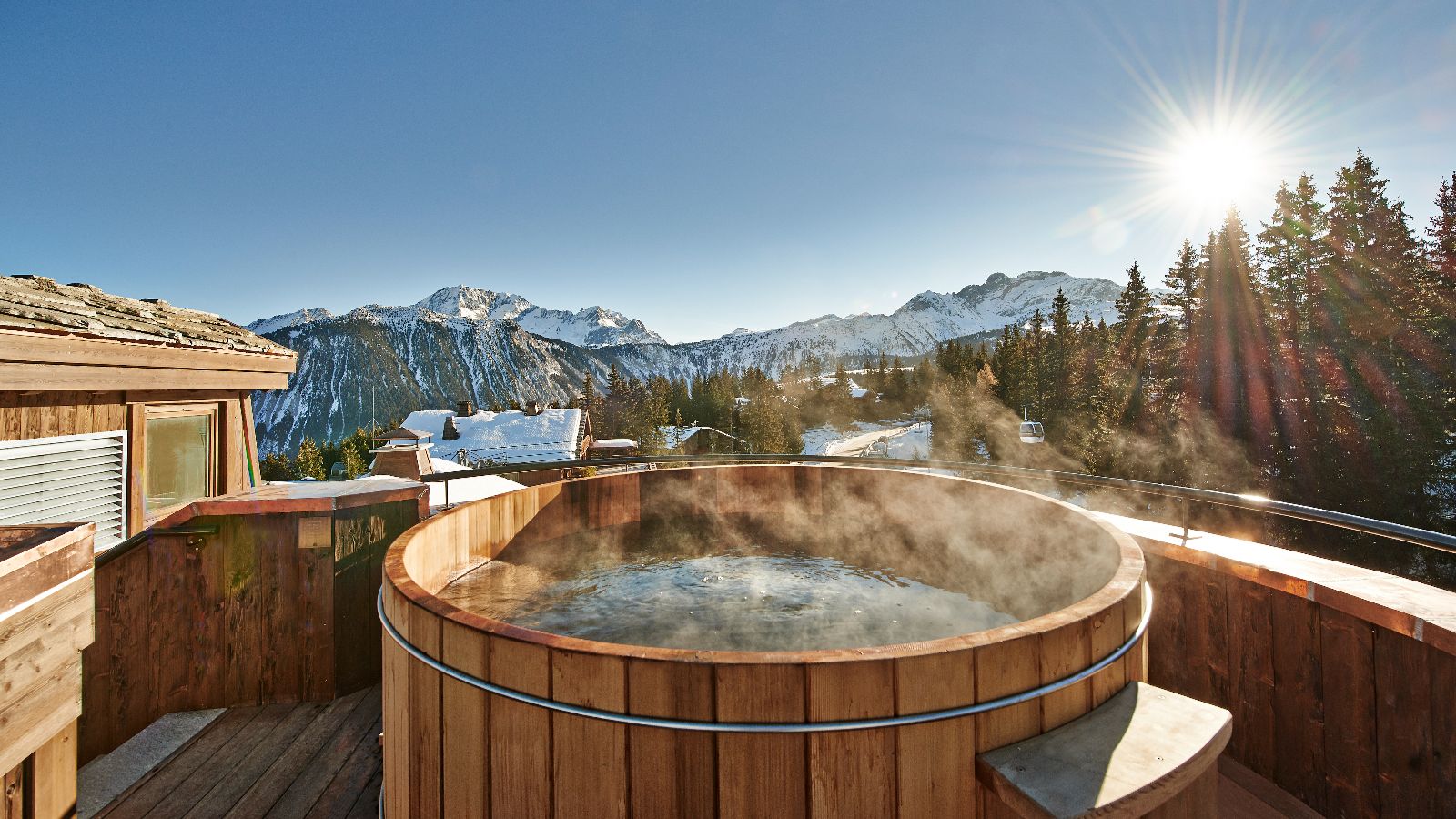 Luxury-Ski-Chalet-Courchevel-1850-L-Apogee-Penthouse-Oxford-Ski-Hot-Tub.jpg