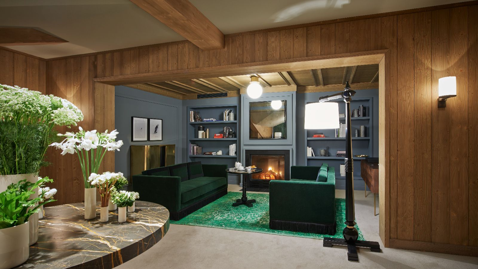 Luxury-Ski-Chalet-Courchevel-1850-L-Apogee-Penthouse-Oxford-Ski-Lounge.jpg
