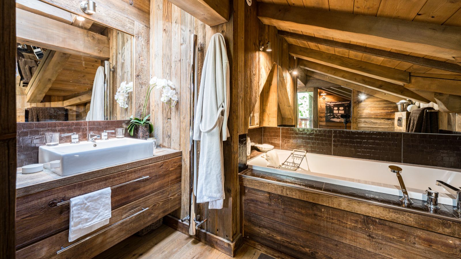 Luxury-Ski-Chalet-Megeve-Chalet-Zibeline-Oxford-Ski-Bathroom2.jpg