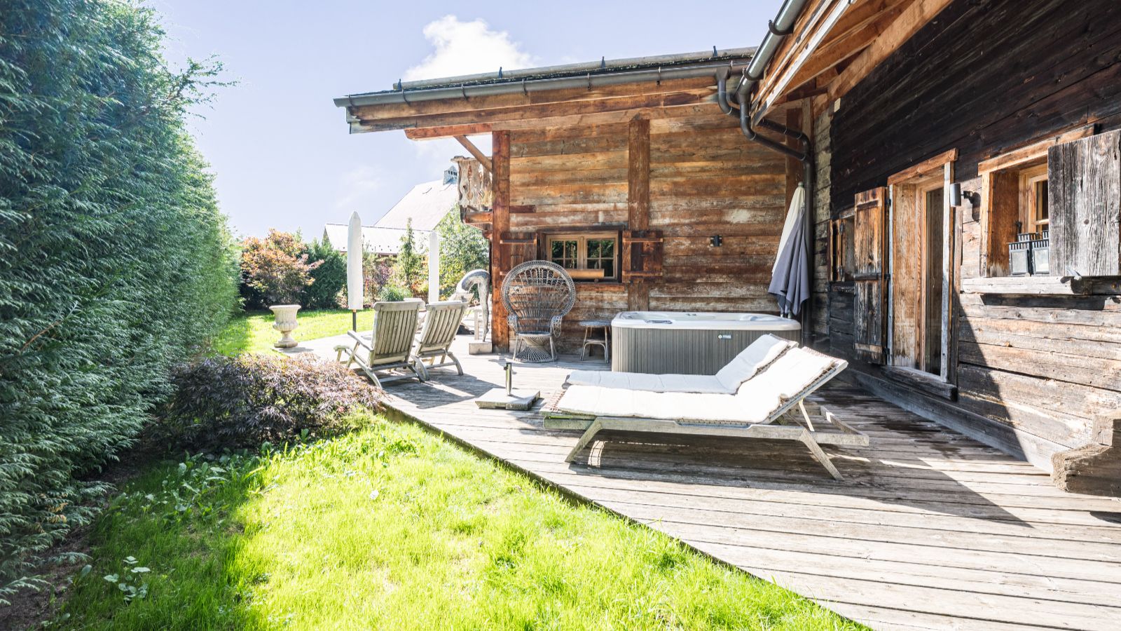 Luxury-Ski-Chalet-Megeve-Chalet-Zibeline-Oxford-Ski-Garden.jpg