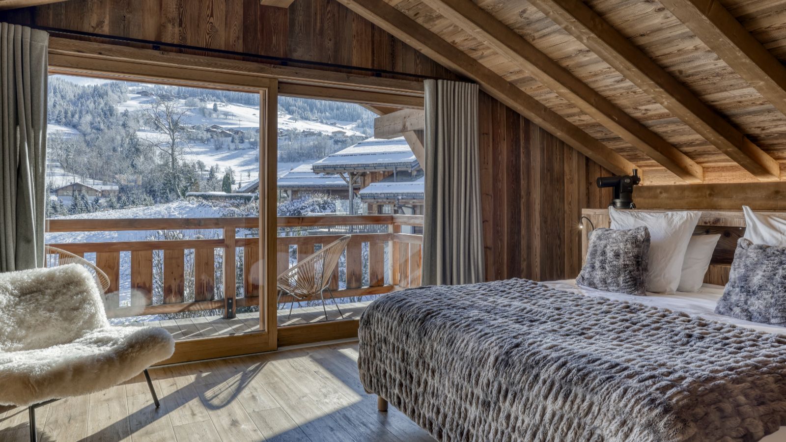 Luxury-Ski-Chalet-Megeve-Chalet-Marianna-Oxford-Ski-Bedroom (5).jpg